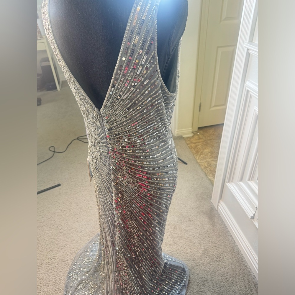 Silver Beaded Floral Sleeveless Gown - Picture 7 of 17